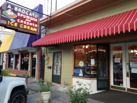 A Trip To This Italian Ice Cream Parlor Is Practically A New Orleans Tradition