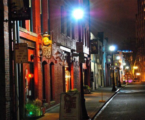 This Hidden Alley Restaurant In Washington Is A Best Kept Secret