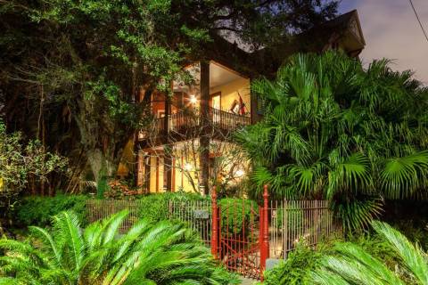 Stay A Night In This Haunted Bedroom In New Orleans If You Dare