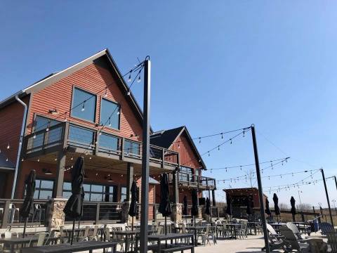 This Lakeside Restaurant In Illinois Has Its Own Wakeboard Park