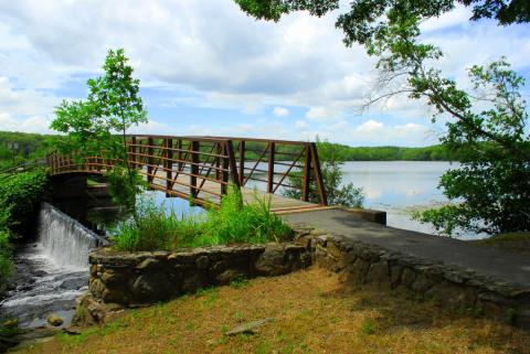 This Reservoir Park Is A Little-Known Summertime Gem In Rhode Island