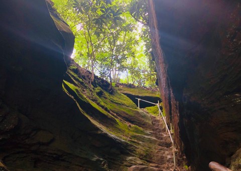 The Rocky Staircase Hike In Kentucky With A View That's Worth The Climb