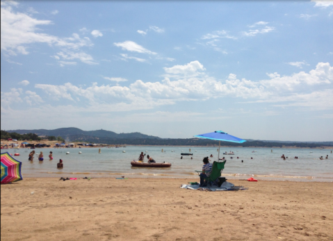 This One Beautiful Northern California Lake Has A Beach That Rivals The Coast