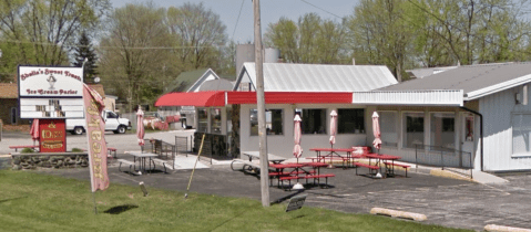 The 1950s-Style Diner And Ice Cream Parlor In Indiana That Serves Up Plenty Of Nostalgia