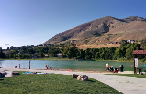 The Beach At This Little Family Park In Utah Is The Perfect Place To Spend A Sunny Day