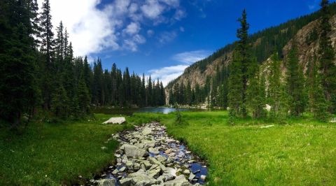 This Exhilarating Hike Takes You To The Most Crystal Blue Lake In New Mexico