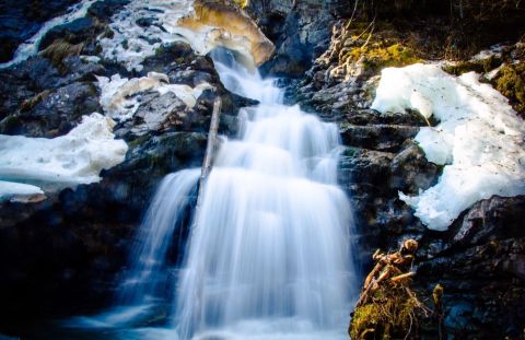 This Secret Alaska Waterfall Most People Haven't Heard Of Is An Absolute Gem