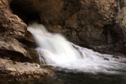 This Easy Waterfall Hike In Montana Is Almost Too Good To Be True