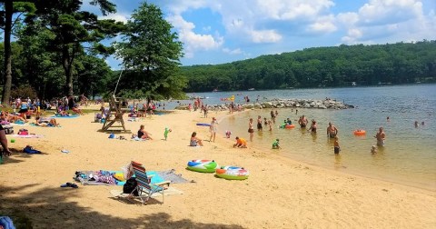 Visiting This One Mountain Lake In Maryland Is Like Experiencing A Dream