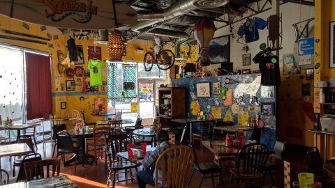 This Hippie-Themed Restaurant In Nevada Is The Grooviest Place To Dine