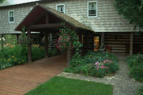 This 125 Year Old Lakeside Wisconsin Retreat Is The Perfect Spot For A Weekend Getaway