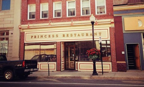 This Retro Diner Still Serves Some Of The Best Dinner And Desserts In Maryland