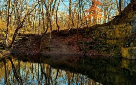 This Exhilarating Hike Takes You To The Most Crystal Blue Lake In Tennessee