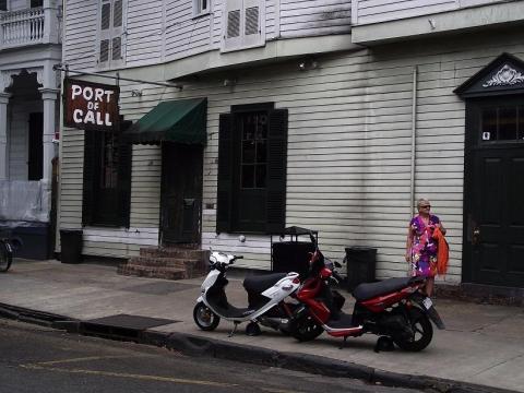 The Best Burgers In New Orleans Are Hiding At This Hole In The Wall Restaurant