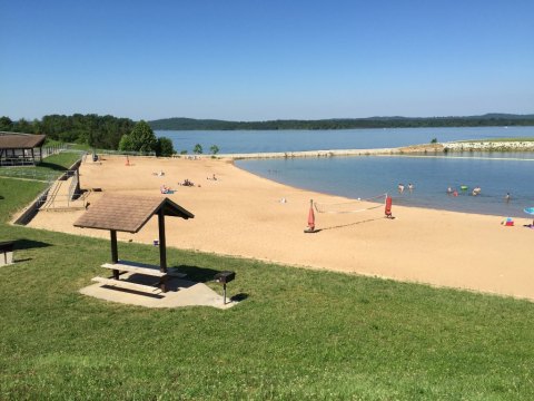 This One Beautiful Missouri Lake Has A Beach That Rivals The Coast