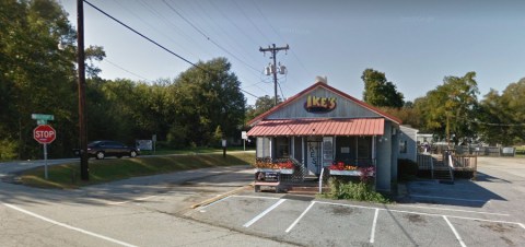 The Corner Hamburger Joint In South Carolina That Shouldn't Be Passed Up