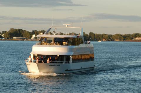 This Morning Mimosa Cruise In Buffalo Is The Best Way To Start A Summer Day