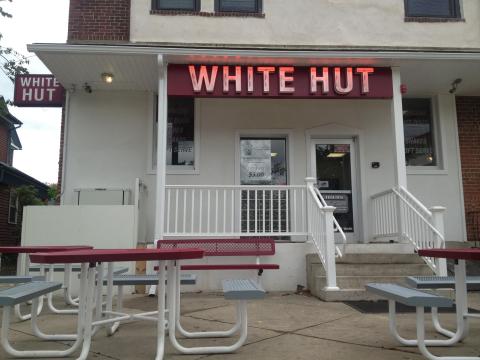 The Roadside Hamburger Hut In Massachusetts That Shouldn’t Be Passed Up