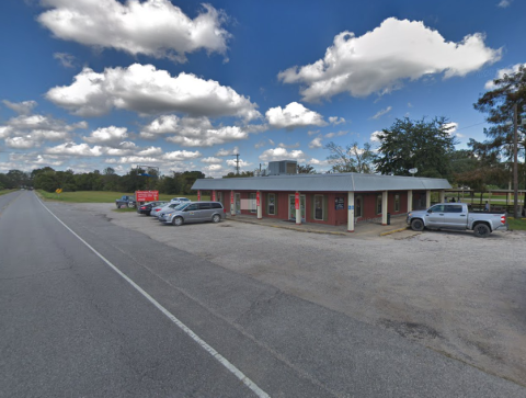 This Unassuming Bayou-Side Restaurant Has The Best Fried Chicken In Louisiana