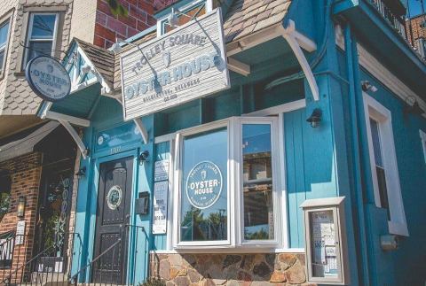 You Would Be Shellfish Not To Take Your Date To The Best Raw Bar In Delaware