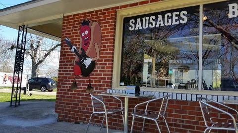 It's Impossible Not To Love This Quirky Hot Dog Restaurant Near New Orleans