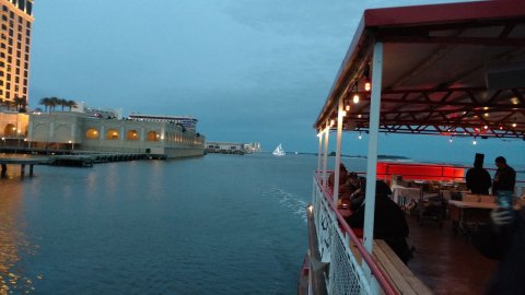 Hop Aboard This Dinner Boat In Mississippi Where Both The Views And The Food Are Spectacular