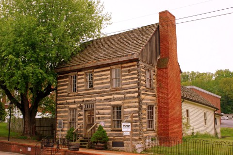 This Tiny, Historic Town Is The Perfect Destination For A Road Trip In Tennessee