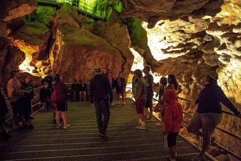 This Day Trip To The Deepest Cave In South Dakota Is Full Of Adventure