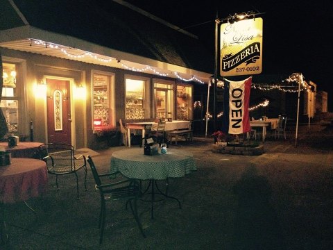 This Tennessee Pizza Joint In The Middle Of Nowhere Is One Of The Best In The U.S.