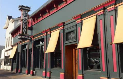 The World's Best Nachos Are Hiding Out In This Cozy Iowa Pub