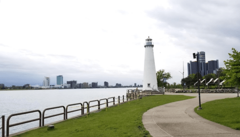 The Lighthouse Walk In Detroit That Offers Unforgettable Views