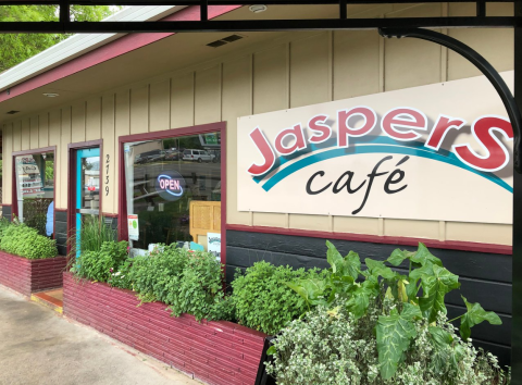 The Burgers At This Well-Loved Cafe In Oregon Are A Carnivore's Delight