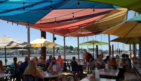 This Floating Restaurant In Oregon Is Such A Unique Place To Dine