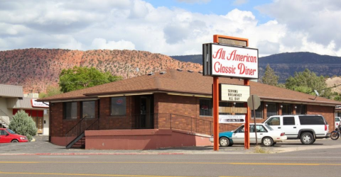 This Patriotic Diner In Utah Serves Up The Tastiest American Classics