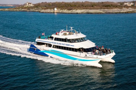 This Rhode Island Bay Cruise Will Take You To See 10 Stunning Lighthouses