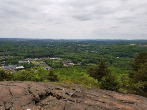 This Beautiful And Scenic Trail In Connecticut Is Perfect For Beginners