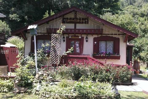 This Tiny German Restaurant In Virginia Will Win You Over With Its Incredible Food