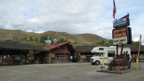 The Burgers And Shakes From This Middle-Of-Nowhere Montana Drive-In Are Worth The Trip