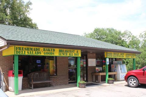 The Country Bakery Near Pittsburgh With Cinnamon Rolls As Big As Your Head