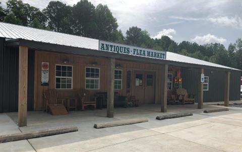 The Charming Out Of The Way Flea Market In Mississippi You Won’t Soon Forget