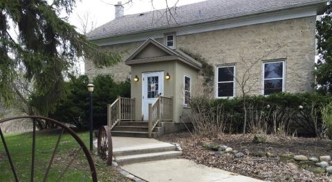 This Restored Farmhouse In Wisconsin Is Now A Restaurant And It's Such A Unique Place To Dine