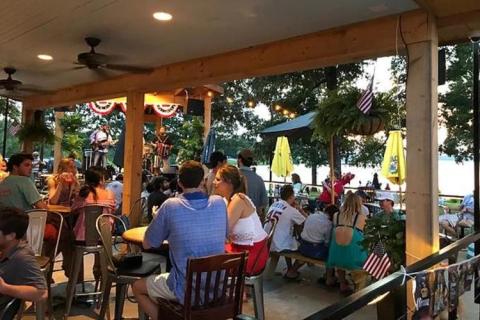 The Little-Known Cajun-Style Restaurant In Mississippi With Incredible Lakefront Views