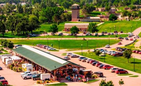 This Enormous Roadside Farmers Market In South Dakota Is Too Good To Pass Up