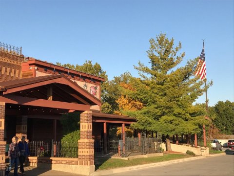 The Historic Iowa Smokehouse That Serves The Best Old Fashioned Parlor Sundaes Around