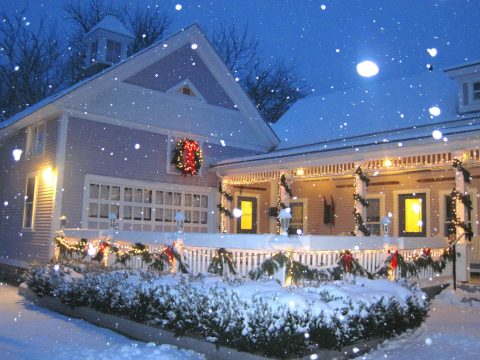 This 193-Year-Old Bed And Breakfast Is One Of The Most Haunted Places In Vermont… And You Can Spend The Night