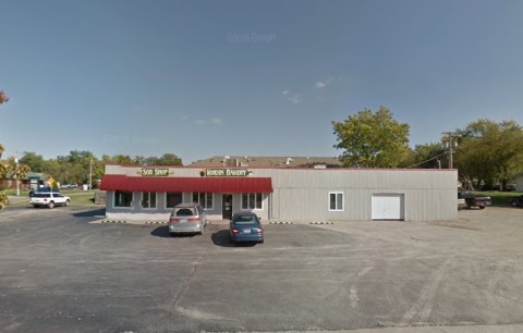 The Missouri Country Bakery With Cinnamon Rolls As Big As Your Head