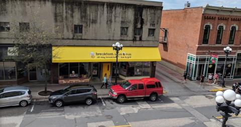 Revisit The Glory Days At This 80s-Themed Restaurant In Wisconsin