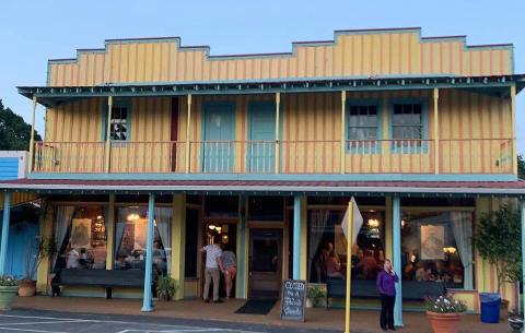 The Brand New Restaurant In Kentucky That's Located In Our Most Charming Waterfront Town