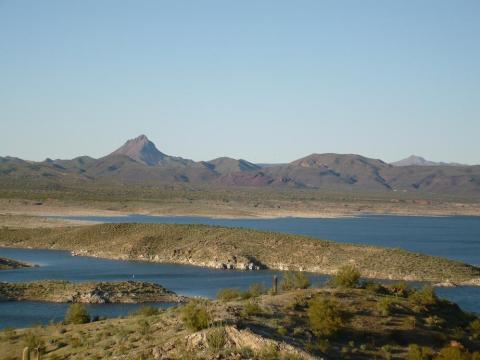 Arizona’s Smallest Town Is A Charming Lakeside Community You Have To Visit