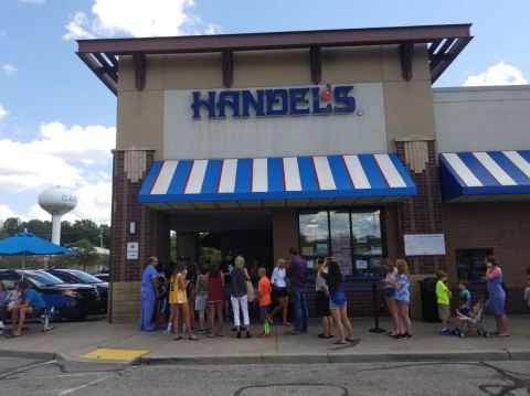 The Ice Cream Parlor In Indiana That's So Worth Waiting In Line For